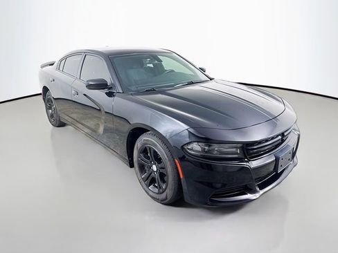 Used 2020 Dodge Charger SXT image 3