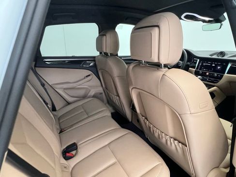Used 2025 Porsche Macan image 16