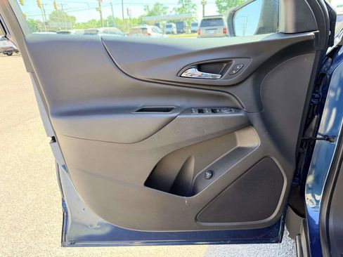 Used 2021 Chevrolet Equinox LT AWD/4WD image 18