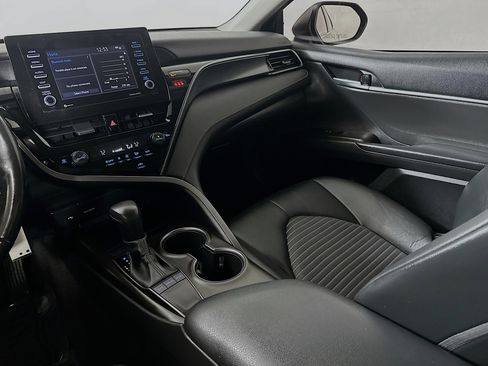 Used 2023 Toyota Camry SE image 21