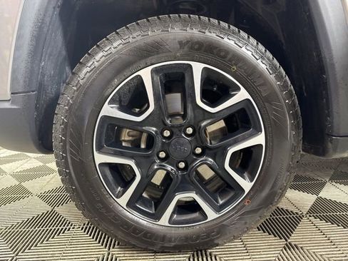 Used 2020 Jeep Compass Trailhawk AWD/4WD image 10