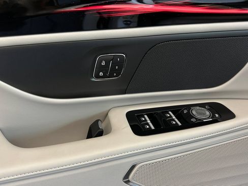 New 2026 Lincoln Nautilus Premier AWD/4WD image 10