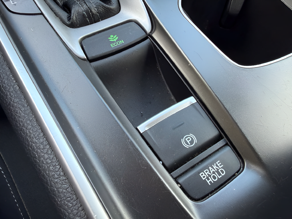Used 2018 Honda Accord LX image 28