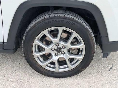 Used 2022 Jeep Compass Limited AWD/4WD image 10