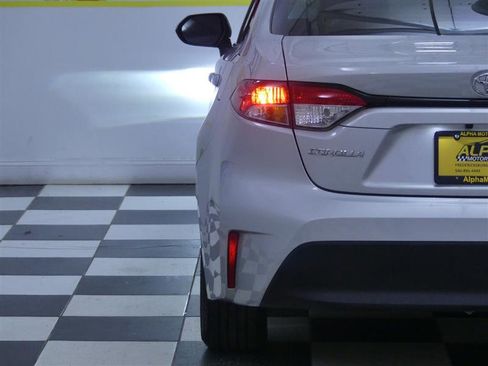 Used 2023 Toyota Corolla LE image 26