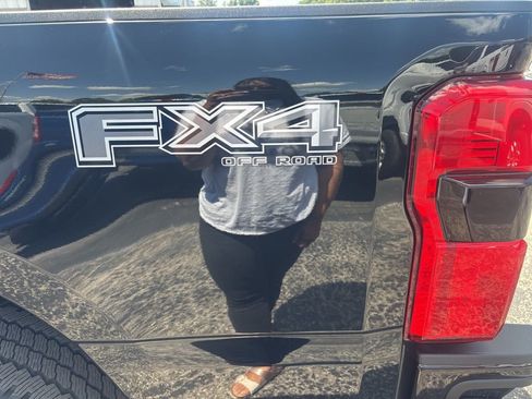 Used 2026 Ford F250 XLT w/ XLT Premium Package AWD/4WD image 12