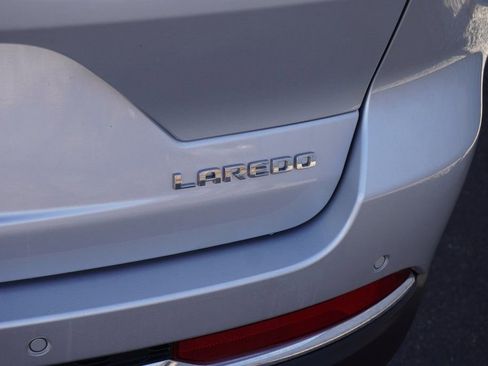 Used 2024 Jeep Grand Cherokee Laredo image 8