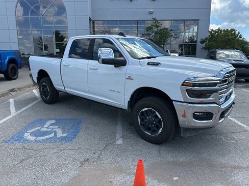 New 2025 RAM 3500 Laramie image 41