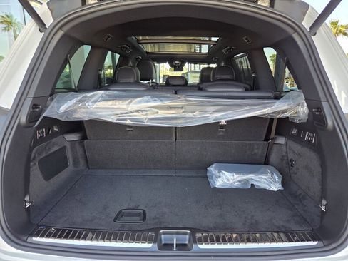 New 2026 Mercedes-Benz GLS 580 4MATIC image 17