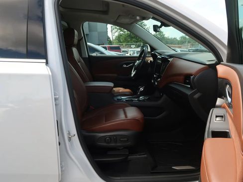 Used 2021 Chevrolet Traverse High Country FWD image 27