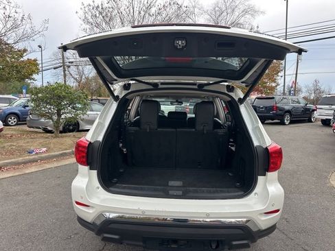 Used 2020 Nissan Pathfinder Platinum image 21