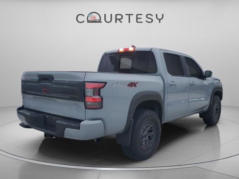 Used 2025 Nissan Frontier PRO-4X image 4