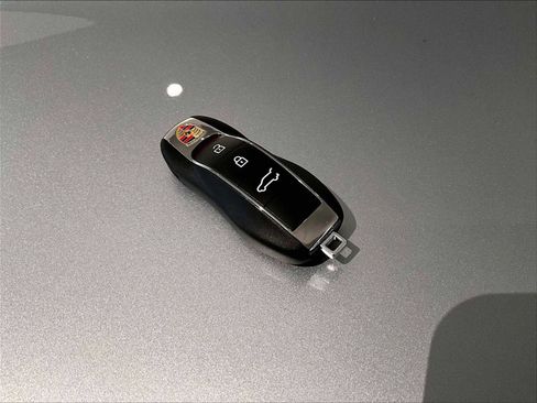 Used 2025 Porsche Macan Turbo image 34