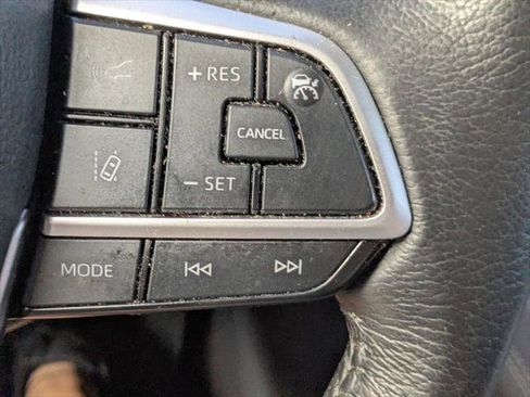 Certified 2024 Toyota Sienna XLE FWD image 27