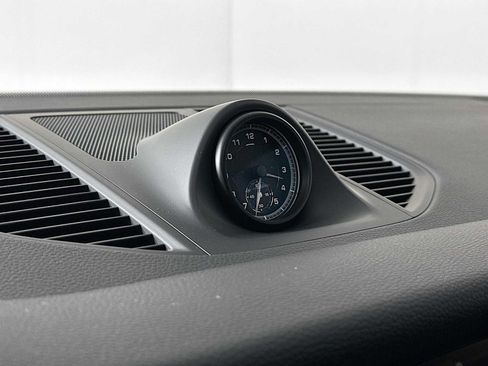 New 2026 Porsche Macan image 34