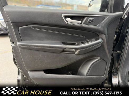 Used 2018 Ford Edge Titanium w/ Technology Package image 16
