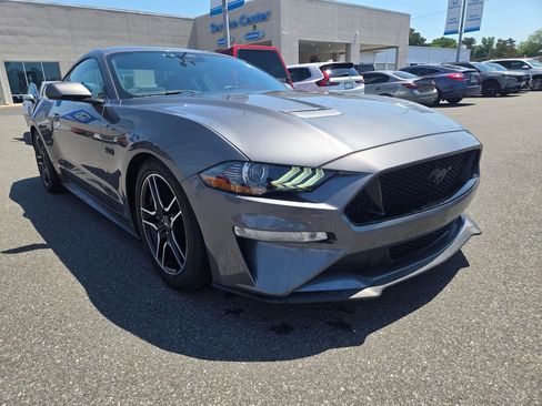 Used 2021 Ford Mustang GT RWD image 3