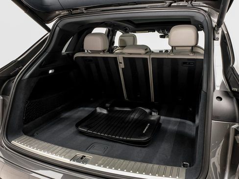 Used 2019 Porsche Cayenne image 46