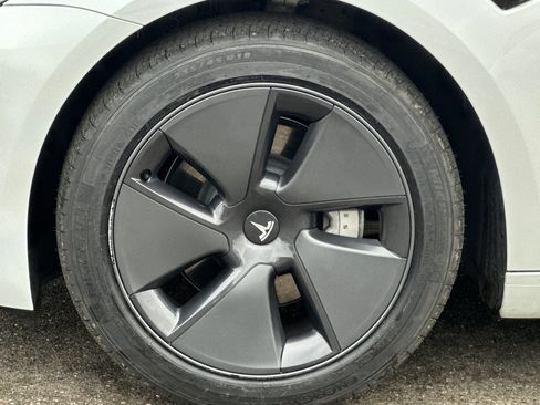 Used 2023 Tesla Model 3 Standard Range image 24