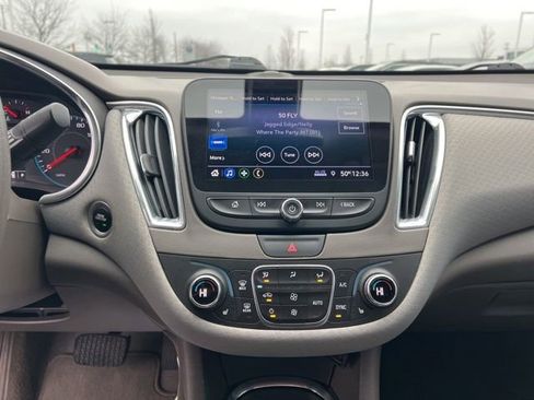 Used 2019 Chevrolet Malibu LT image 16