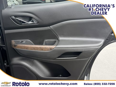 Used 2023 GMC Acadia Denali AWD/4WD image 11