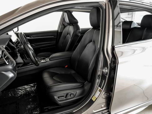 Used 2021 Toyota Camry XSE FWD image 28