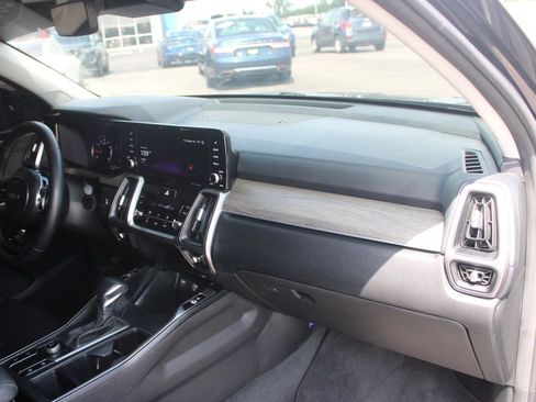 Used 2023 Kia Sorento S w/ Panoramic Sunroof Package AWD/4WD image 31