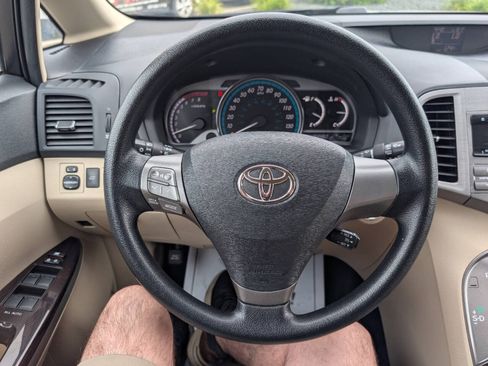 Used 2009 Toyota Venza AWD image 16
