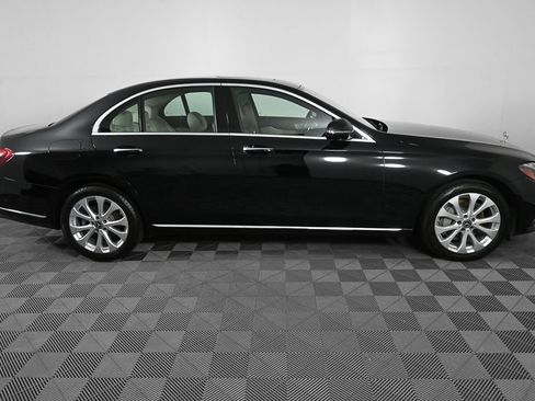 Certified 2017 Mercedes-Benz E 300 4MATIC image 25