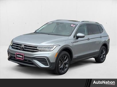 Used 2023 Volkswagen Tiguan SE w/ Panoramic Sunroof Package
