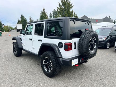 Used 2025 Jeep Wrangler Unlimited Rubicon image 5