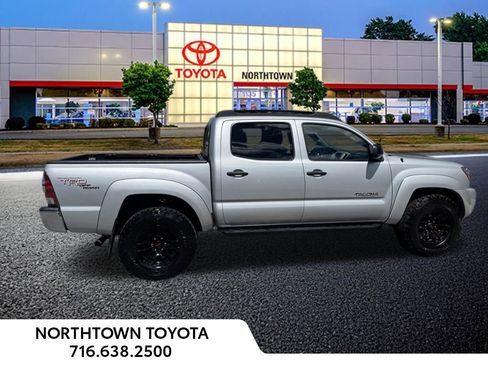 Used 2011 Toyota Tacoma 4x4 Double Cab w/ TRD Off-Road Pkg image 11