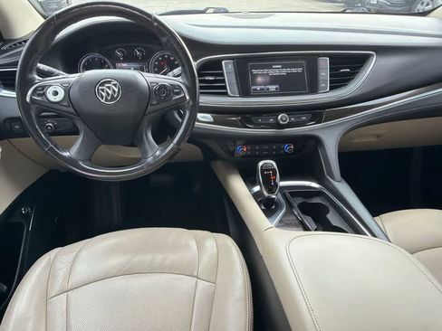 Used 2018 Buick Enclave Premium image 22