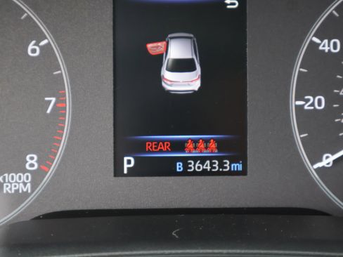 Used 2024 Toyota Corolla LE FWD image 29