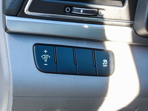 Used 2017 Hyundai Elantra SE image 28