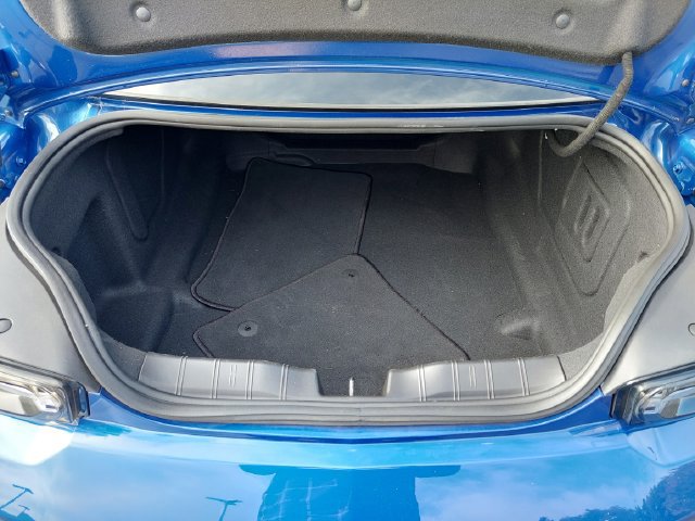 Used 2019 Chevrolet Camaro SS RWD image 9