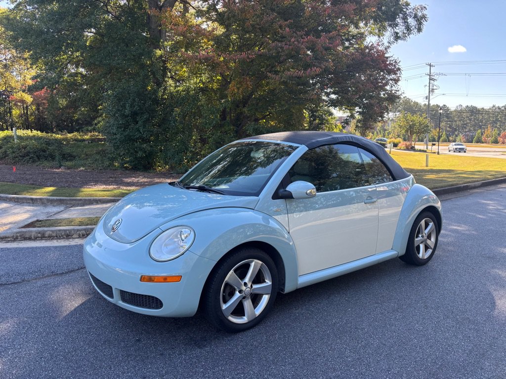 Used 2010 Volkswagen Beetle Convertible FWD image 5
