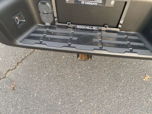 Used 2023 Nissan Frontier SV image 7