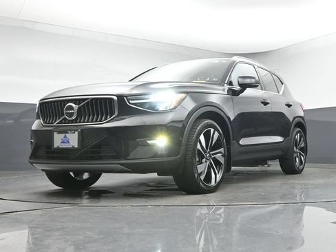 Used 2023 Volvo XC40 B5 Ultimate w/ Protection Package Premier AWD/4WD image 12