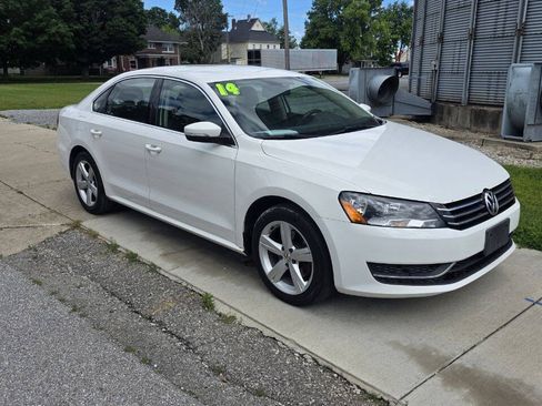 Used 2014 Volkswagen Passat 1.8T SE FWD image 3