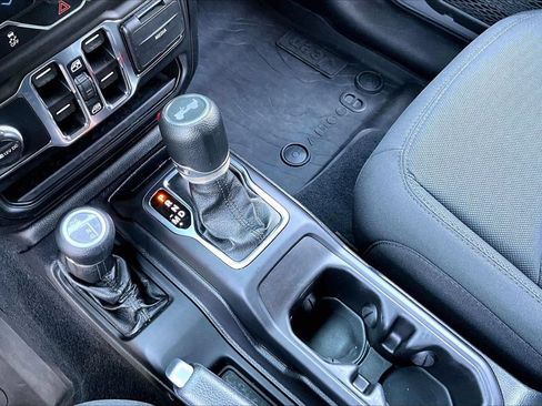 Used 2021 Jeep Wrangler Unlimited Sport AWD/4WD image 30