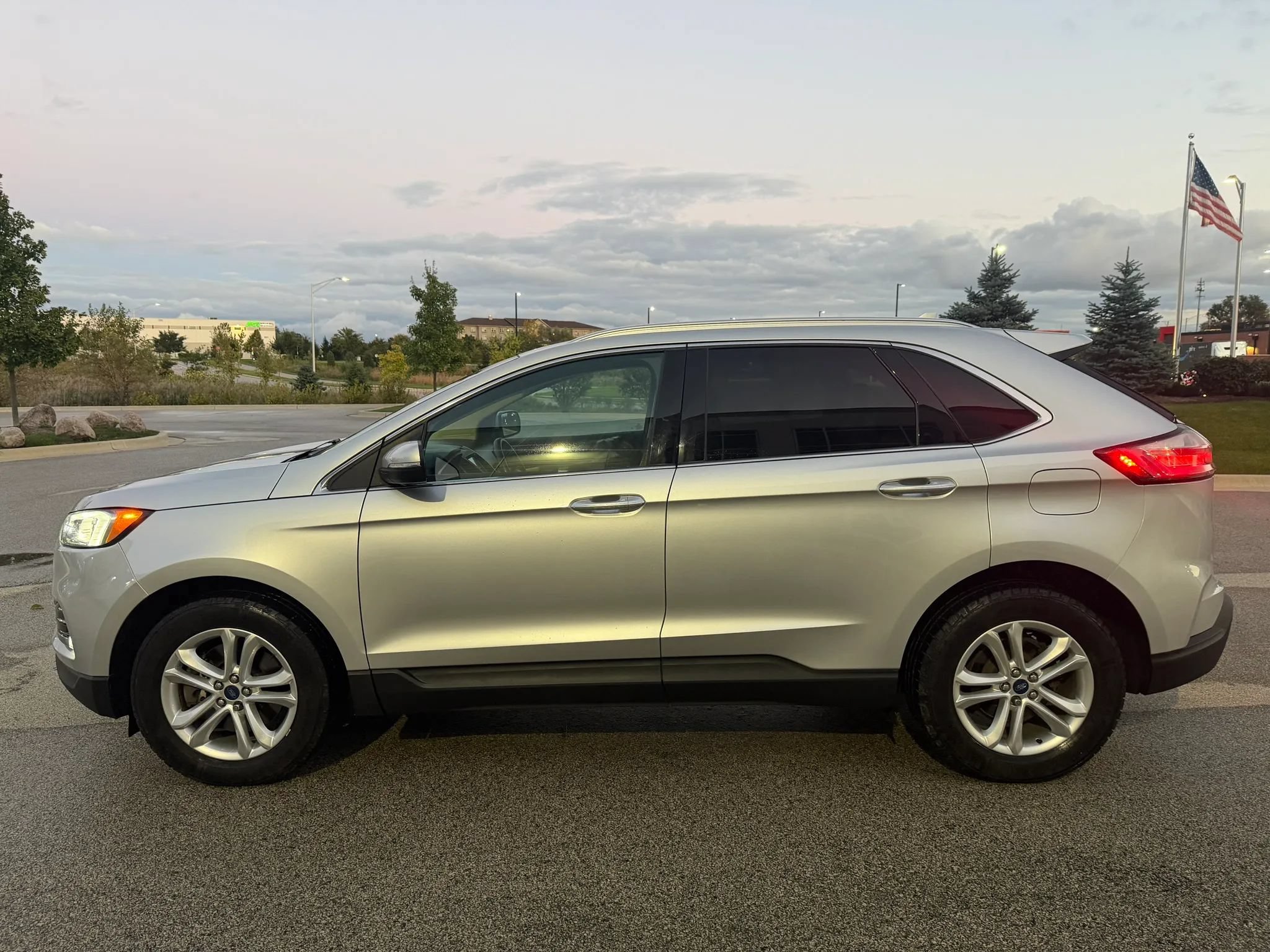 Used 2019 Ford Edge SEL w/ Equipment Group 201A AWD/4WD image 5