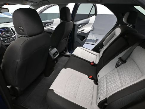 Used 2022 Chevrolet Equinox LS AWD/4WD image 35
