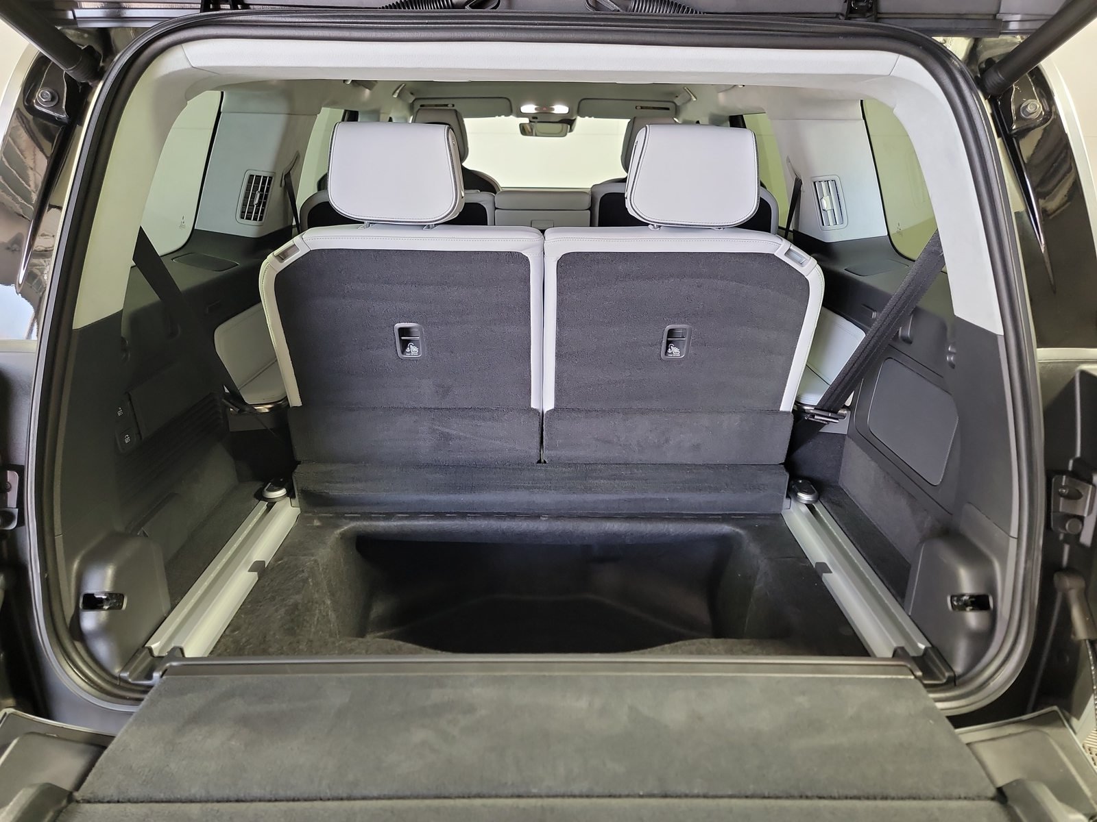 Used 2023 Rivian R1S Adventure Quad AWD/4WD image 26