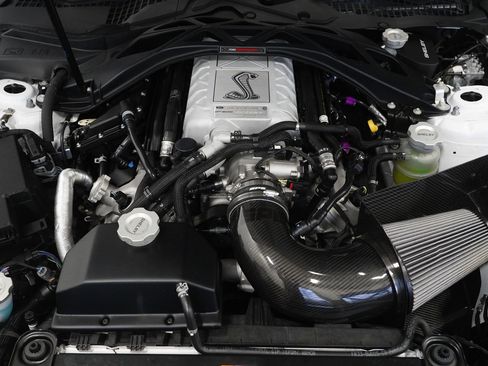 Used 2021 Ford Mustang Shelby GT500 w/ Carbon Fiber Track Pack image 33