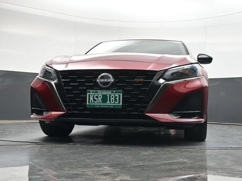 Used 2024 Nissan Altima 2.5 SR w/ SR Premium Package AWD/4WD image 43