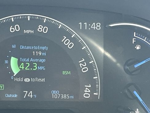 Used 2023 Toyota RAV4 XLE Premium image 9