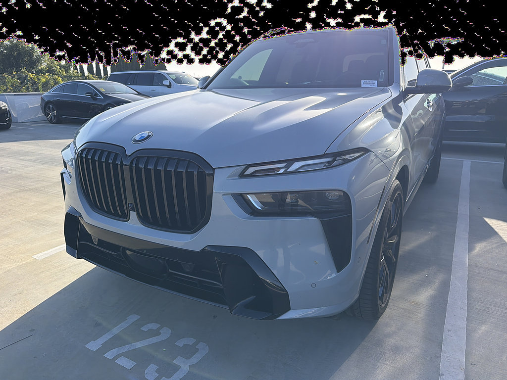 Used 2024 BMW X7 xDrive40i w/ M Sport Package AWD/4WD image 2
