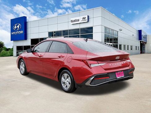 Certified 2025 Hyundai Elantra SE FWD image 7