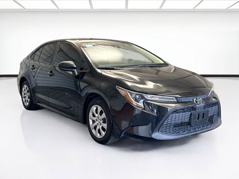 Used 2022 Toyota Corolla LE image 3